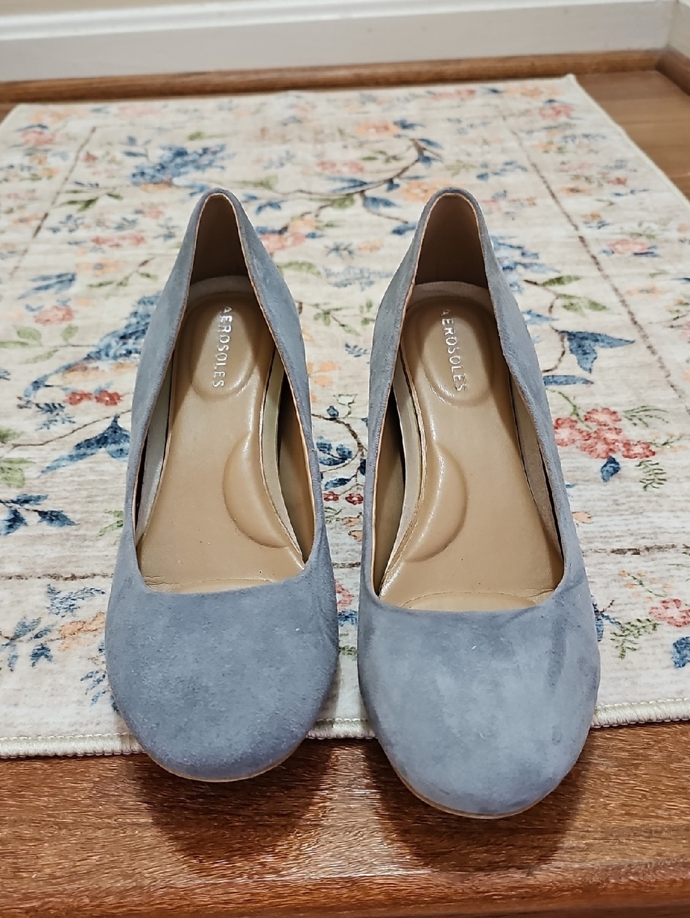 AEROSOLES Powder Blue Suede Low Heel Pumps